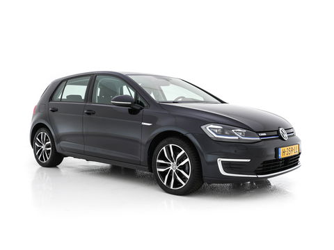 Volkswagen e-Golf E-DITION Aut. *HEAT-PUMP | ADAPTIVE-CRUISE | FULL-LED | DAB+ | NAVI-FULLMAP | CARPLAY | HEATED-COMFORTSEATS | ECC | CCS-FASTLOADER | PARKPILOT | CARPLAY | 17''ALU*