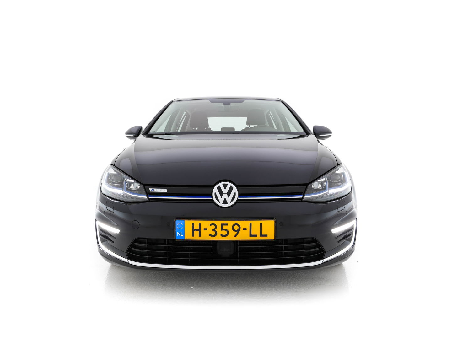 Volkswagen e-Golf E-DITION Aut. *HEAT-PUMP | ADAPTIVE-CRUISE | FULL-LED | DAB+ | NAVI-FULLMAP | CARPLAY | HEATED-COMFORTSEATS | ECC | CCS-FASTLOADER | PARKPILOT | CARPLAY | 17''ALU*