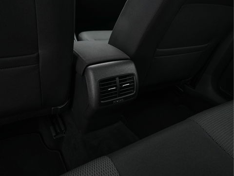 Volkswagen e-Golf E-DITION Aut. *HEAT-PUMP | ADAPTIVE-CRUISE | FULL-LED | DAB+ | NAVI-FULLMAP | CARPLAY | HEATED-COMFORTSEATS | ECC | CCS-FASTLOADER | PARKPILOT | CARPLAY | 17''ALU*