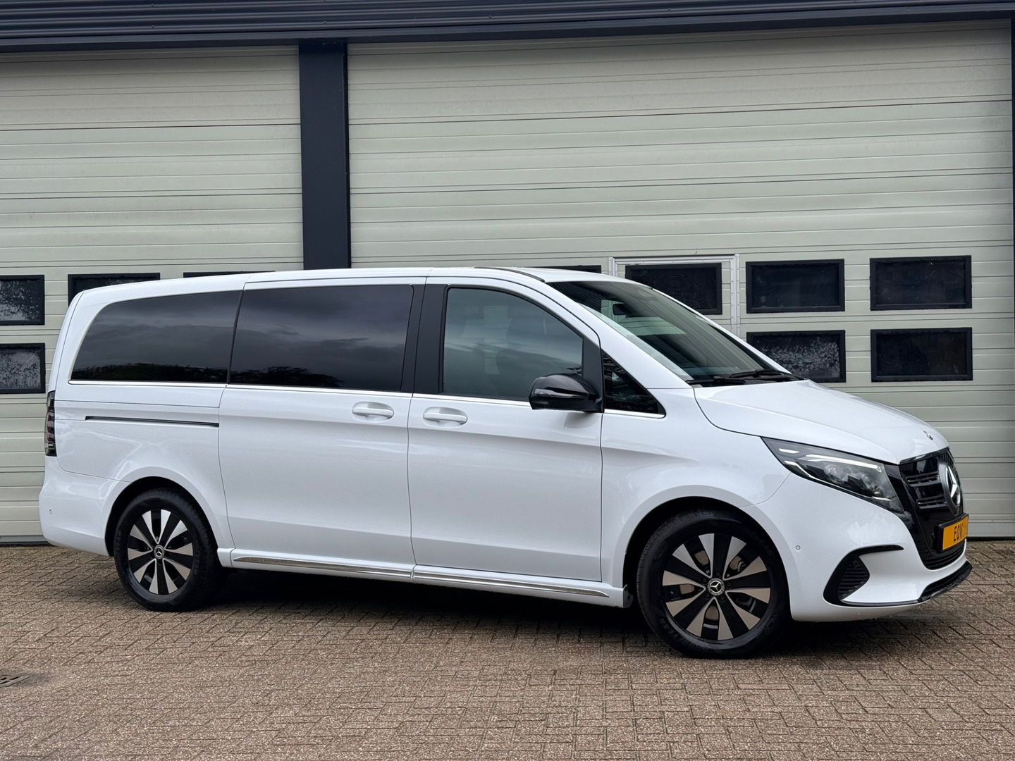 Mercedes-Benz EQV 300 L2 90kWh 8 Zits Leder - Veel Opties - AMG Style