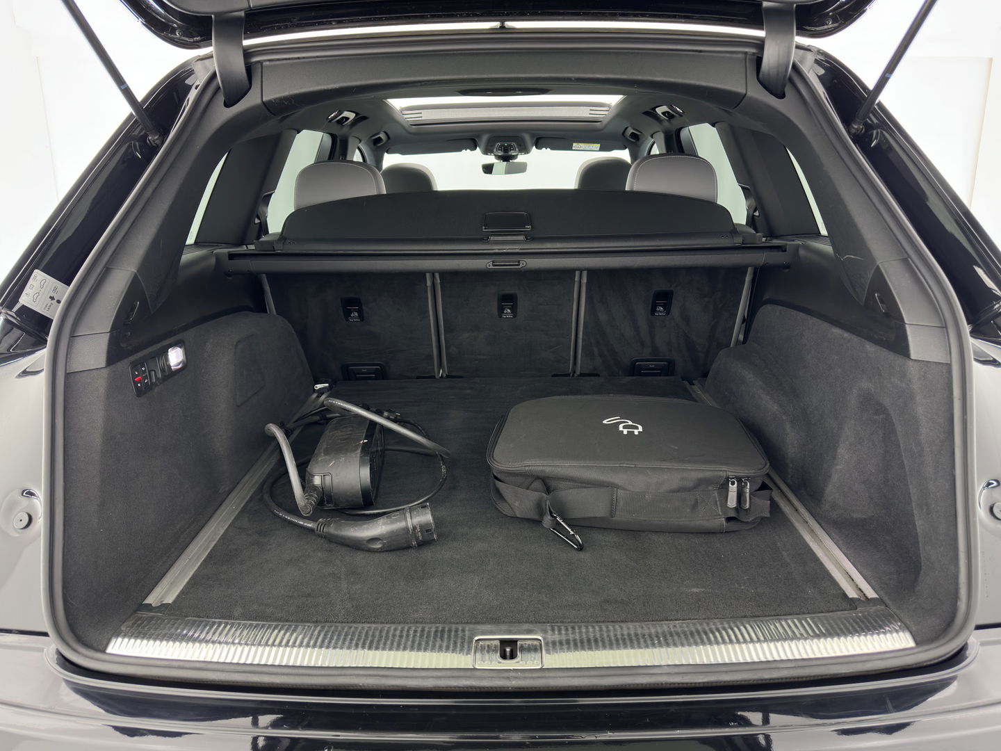 Audi Q7 3.0 TDI e-tron quattro Sport Aut. *PANO | LUXURY-LEATHER | FULL-LED | BOSE-SOUND | MEMORY-PACK | DIGI-COCKPIT | CAMERA | HEATED-COMFORTSEATS | AMBIENT-LIGHT | NAVI-FULLMAP | PRIVACY-GLASS | SHIFT-PADDLES | TOWBAR | 21''A