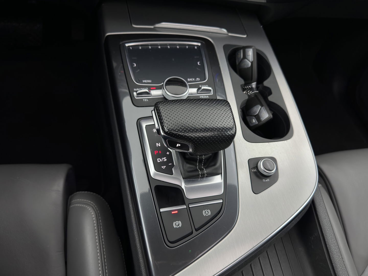 Audi Q7 3.0 TDI e-tron quattro Sport Aut. *PANO | LUXURY-LEATHER | FULL-LED | BOSE-SOUND | MEMORY-PACK | DIGI-COCKPIT | CAMERA | HEATED-COMFORTSEATS | AMBIENT-LIGHT | NAVI-FULLMAP | PRIVACY-GLASS | SHIFT-PADDLES | TOWBAR | 21''A