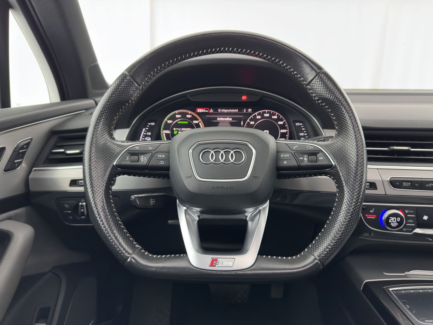 Audi Q7 3.0 TDI e-tron quattro Sport Aut. *PANO | LUXURY-LEATHER | FULL-LED | BOSE-SOUND | MEMORY-PACK | DIGI-COCKPIT | CAMERA | HEATED-COMFORTSEATS | AMBIENT-LIGHT | NAVI-FULLMAP | PRIVACY-GLASS | SHIFT-PADDLES | TOWBAR | 21''A
