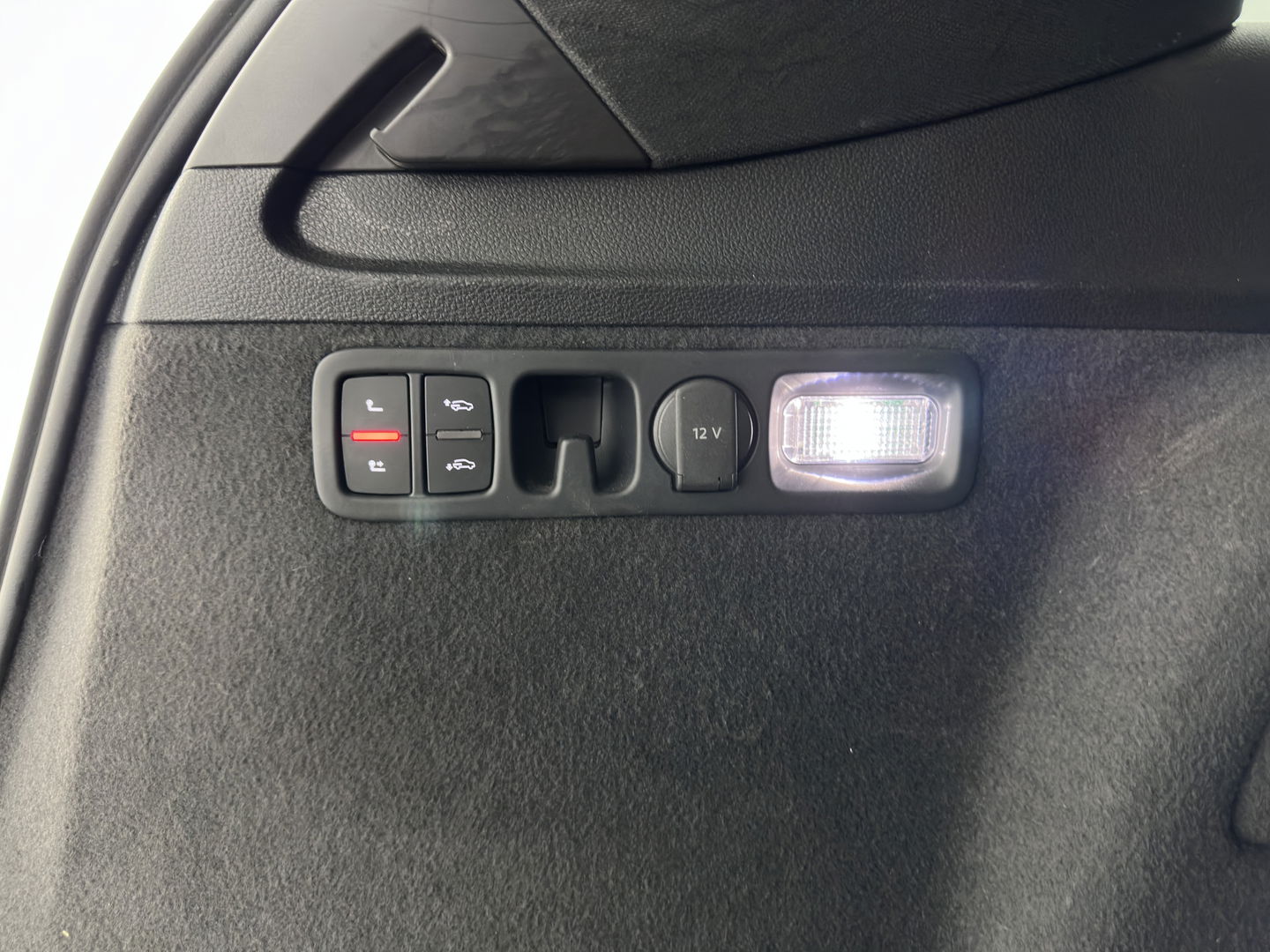 Audi Q7 3.0 TDI e-tron quattro Sport Aut. *PANO | LUXURY-LEATHER | FULL-LED | BOSE-SOUND | MEMORY-PACK | DIGI-COCKPIT | CAMERA | HEATED-COMFORTSEATS | AMBIENT-LIGHT | NAVI-FULLMAP | PRIVACY-GLASS | SHIFT-PADDLES | TOWBAR | 21''A