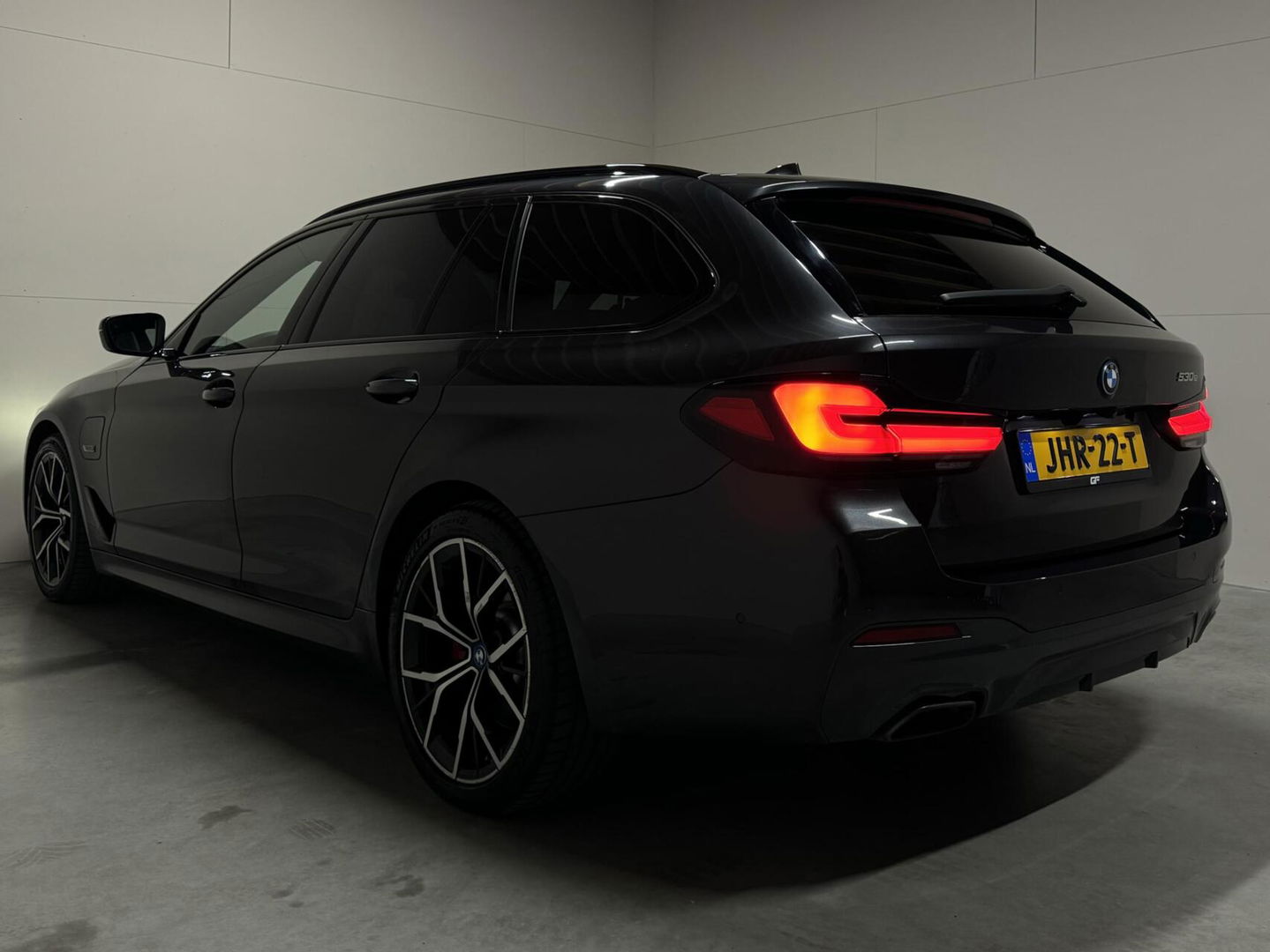 BMW 5 Serie Touring 530e M-Sport Pano Sfeer Leder Carplay Trekh.