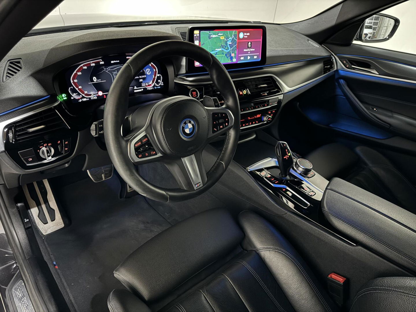 BMW 5 Serie Touring 530e M-Sport Pano Sfeer Leder Carplay Trekh.