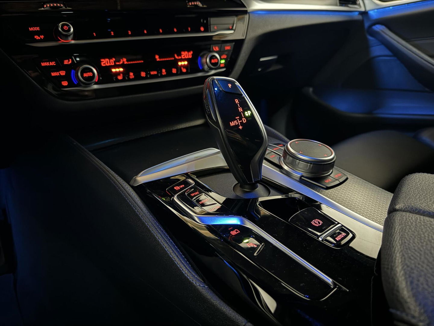 BMW 5 Serie Touring 530e M-Sport Pano Sfeer Leder Carplay Trekh.