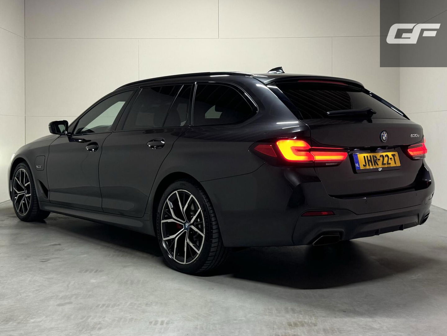 BMW 5 Serie Touring 530e M-Sport Pano Sfeer Leder Carplay Trekh.