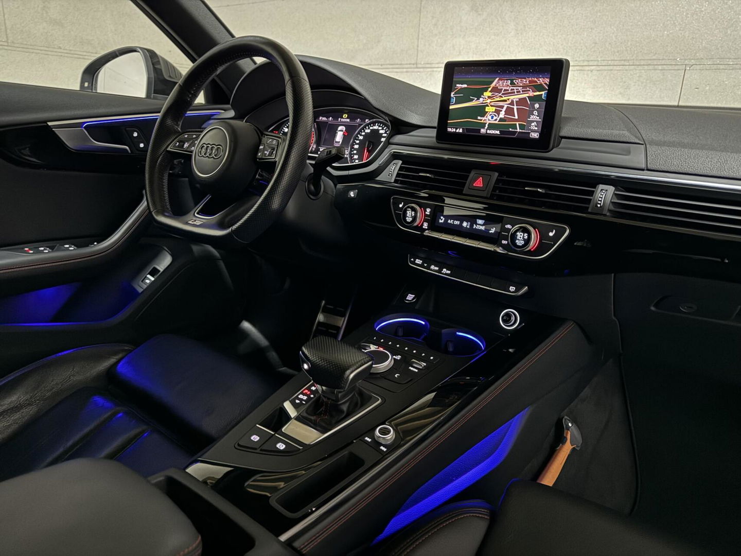 Audi A4 Avant 1.4 TFSI S-Line Black Edition CarPlay Leer Sfeer Trekh. NAP