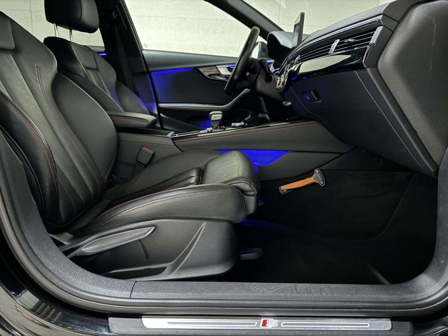 Audi A4 Avant 1.4 TFSI S-Line Black Edition CarPlay Leer Sfeer Trekh. NAP