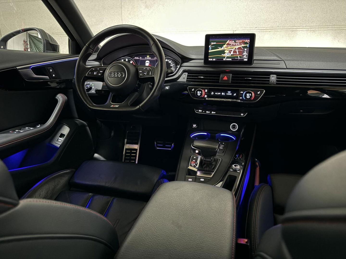 Audi A4 Avant 1.4 TFSI S-Line Black Edition CarPlay Leer Sfeer Trekh. NAP