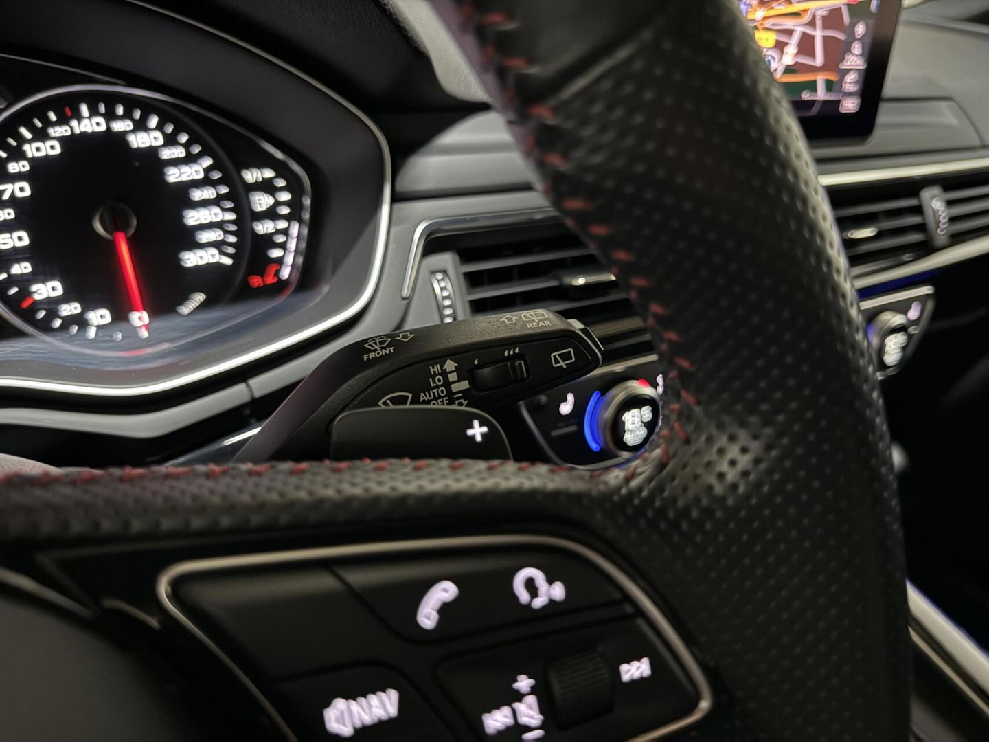 Audi A4 Avant 1.4 TFSI S-Line Black Edition CarPlay Leer Sfeer Trekh. NAP