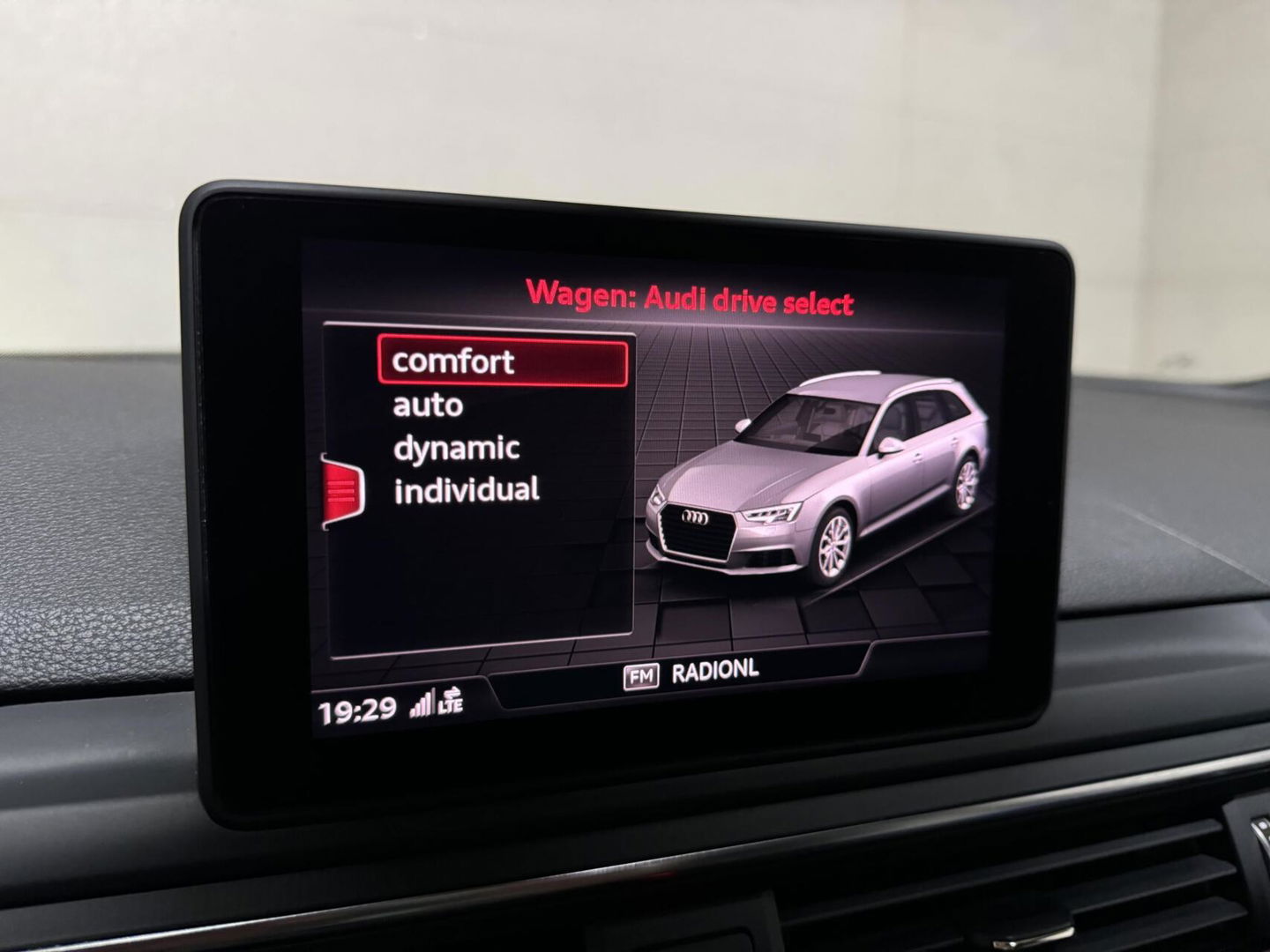 Audi A4 Avant 1.4 TFSI S-Line Black Edition CarPlay Leer Sfeer Trekh. NAP