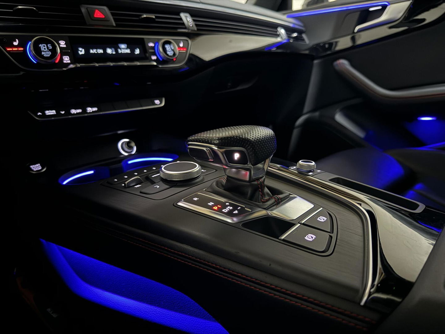 Audi A4 Avant 1.4 TFSI S-Line Black Edition CarPlay Leer Sfeer Trekh. NAP