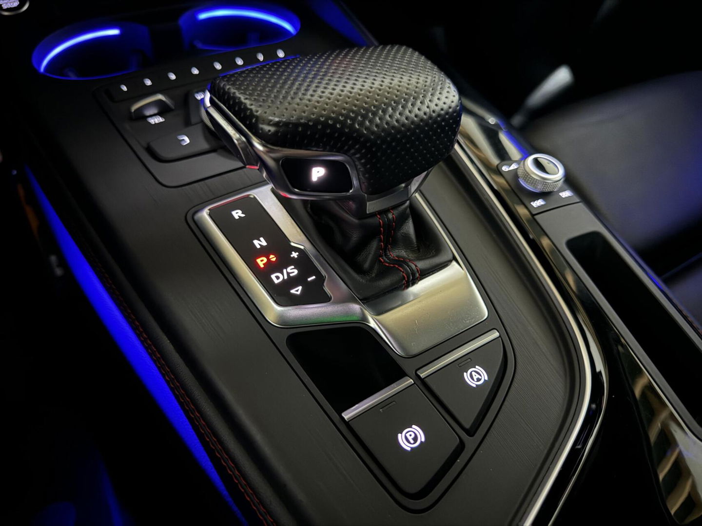 Audi A4 Avant 1.4 TFSI S-Line Black Edition CarPlay Leer Sfeer Trekh. NAP