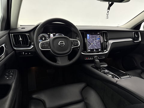 Volvo V60 2.0 T6 Recharge AWD 340PK R-Design | Pano | Virtual | Camera | Carplay | Leder | Trekh. | Cruise | Keyless