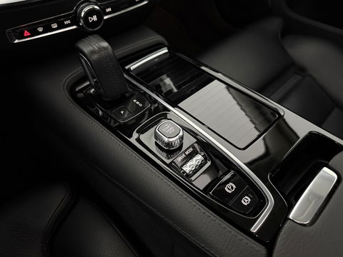 Volvo V60 2.0 T6 Recharge AWD 340PK R-Design | Pano | Virtual | Camera | Carplay | Leder | Trekh. | Cruise | Keyless