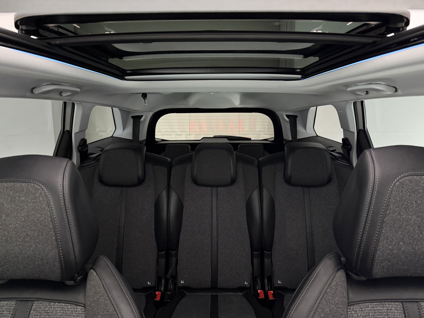 Peugeot 5008 1.2 PureTech Crossway | 7p | Pano | Sfeerverl. | 360° | Virtual | Carplay | Cruise | NAP