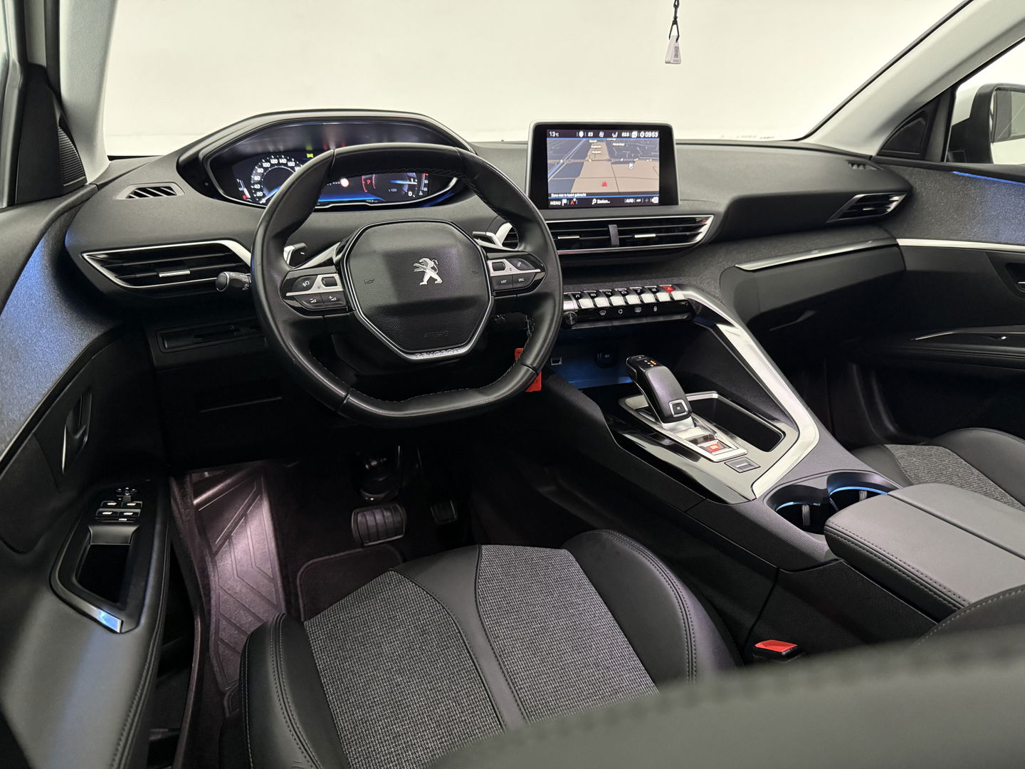 Peugeot 5008 1.2 PureTech Crossway | 7p | Pano | Sfeerverl. | 360° | Virtual | Carplay | Cruise | NAP