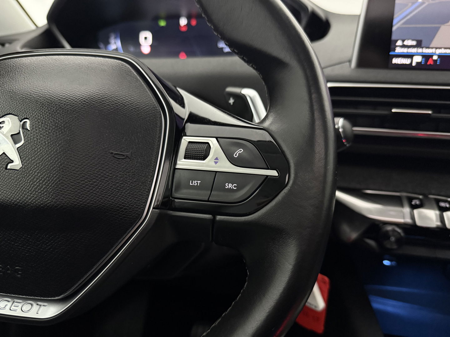 Peugeot 5008 1.2 PureTech Crossway | 7p | Pano | Sfeerverl. | 360° | Virtual | Carplay | Cruise | NAP