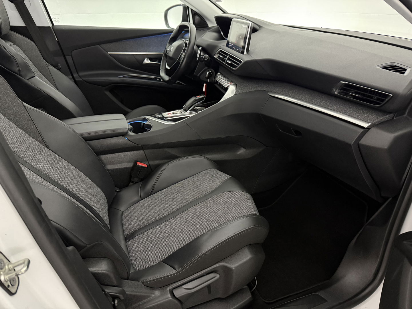 Peugeot 5008 1.2 PureTech Crossway | 7p | Pano | Sfeerverl. | 360° | Virtual | Carplay | Cruise | NAP