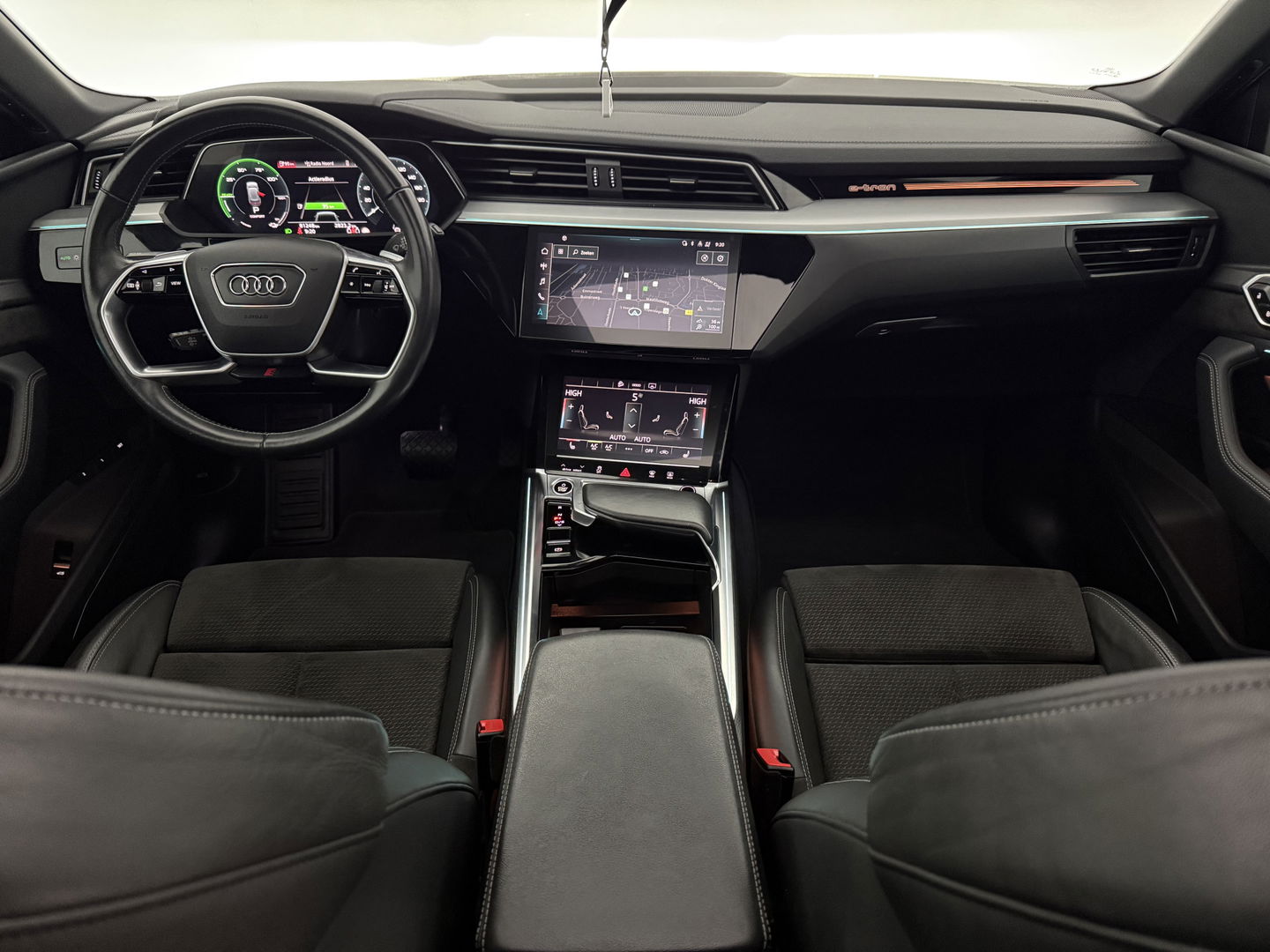 Audi e-tron 50 quattro S-Line 71 kWh | Pano | B&O | Sfeerverl. | Virtual | Memory | Camera | Carplay | Adaptive Cruise | NAP