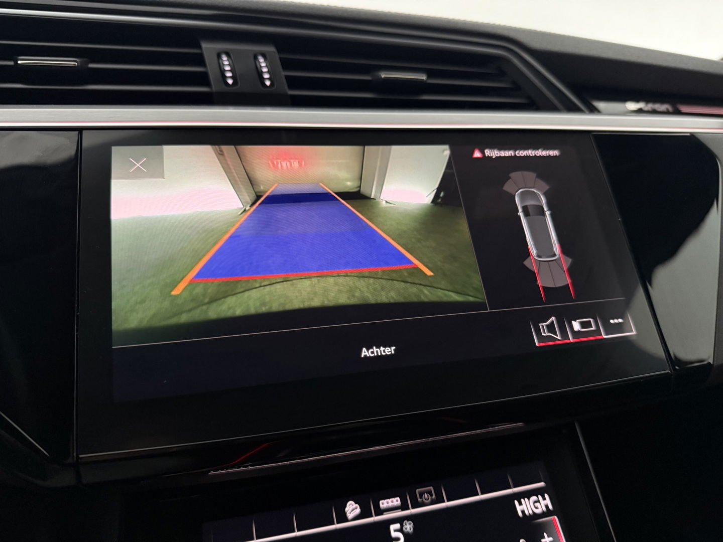 Audi e-tron 50 quattro S-Line 71 kWh | Pano | B&O | Sfeerverl. | Virtual | Memory | Camera | Carplay | Adaptive Cruise | NAP