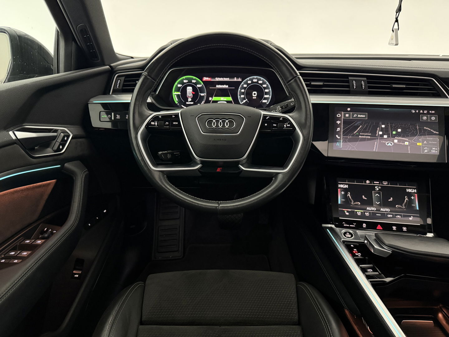 Audi e-tron 50 quattro S-Line 71 kWh | Pano | B&O | Sfeerverl. | Virtual | Memory | Camera | Carplay | Adaptive Cruise | NAP