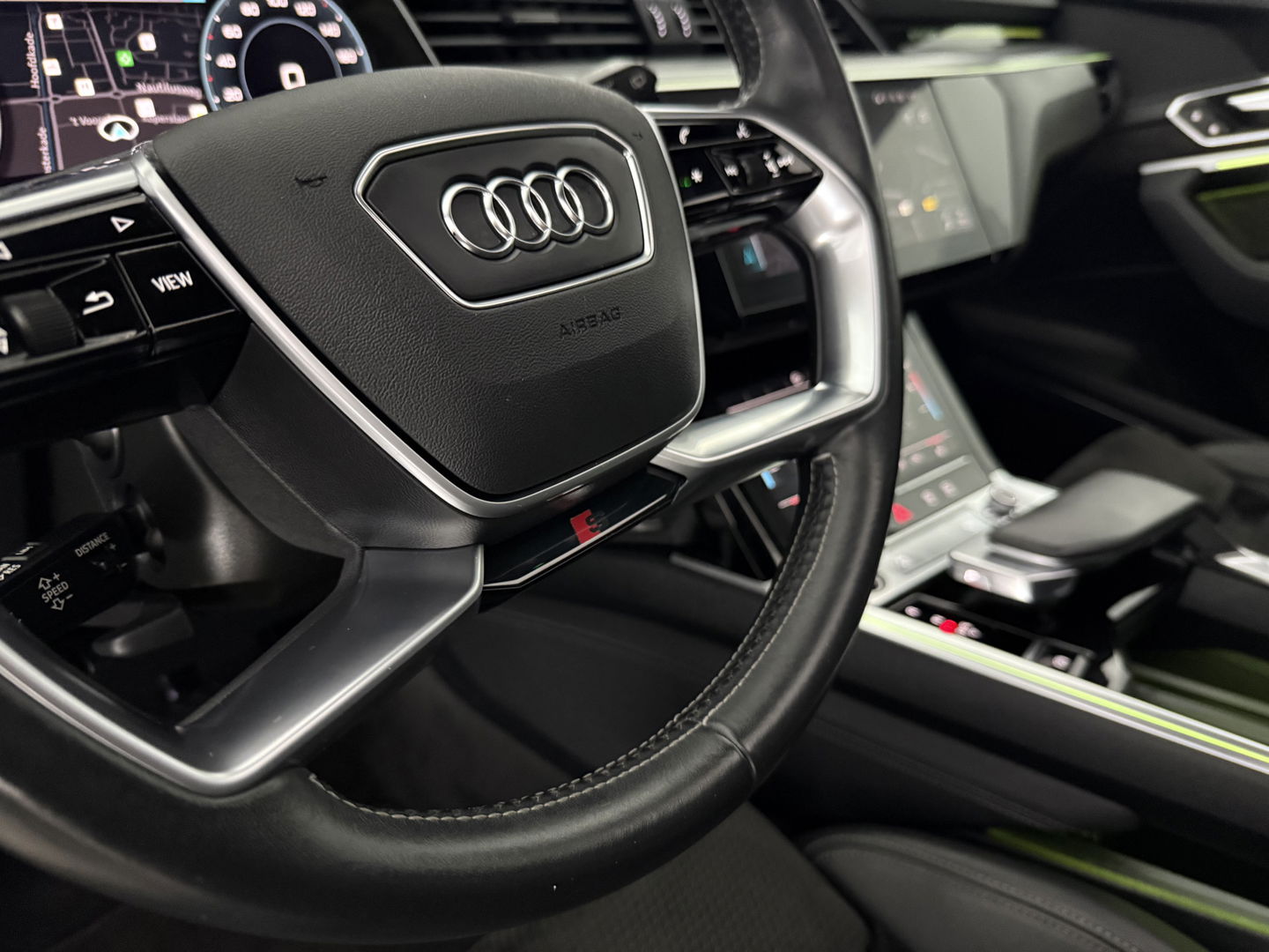 Audi e-tron 50 quattro S-Line 71 kWh | Pano | B&O | Sfeerverl. | Virtual | Memory | Camera | Carplay | Adaptive Cruise | NAP