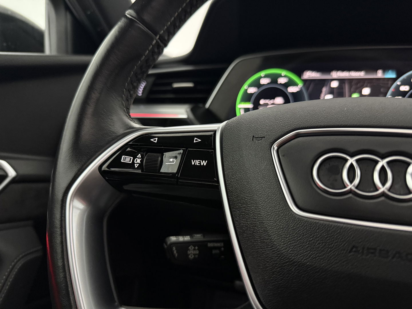 Audi e-tron 50 quattro S-Line 71 kWh | Pano | B&O | Sfeerverl. | Virtual | Memory | Camera | Carplay | Adaptive Cruise | NAP