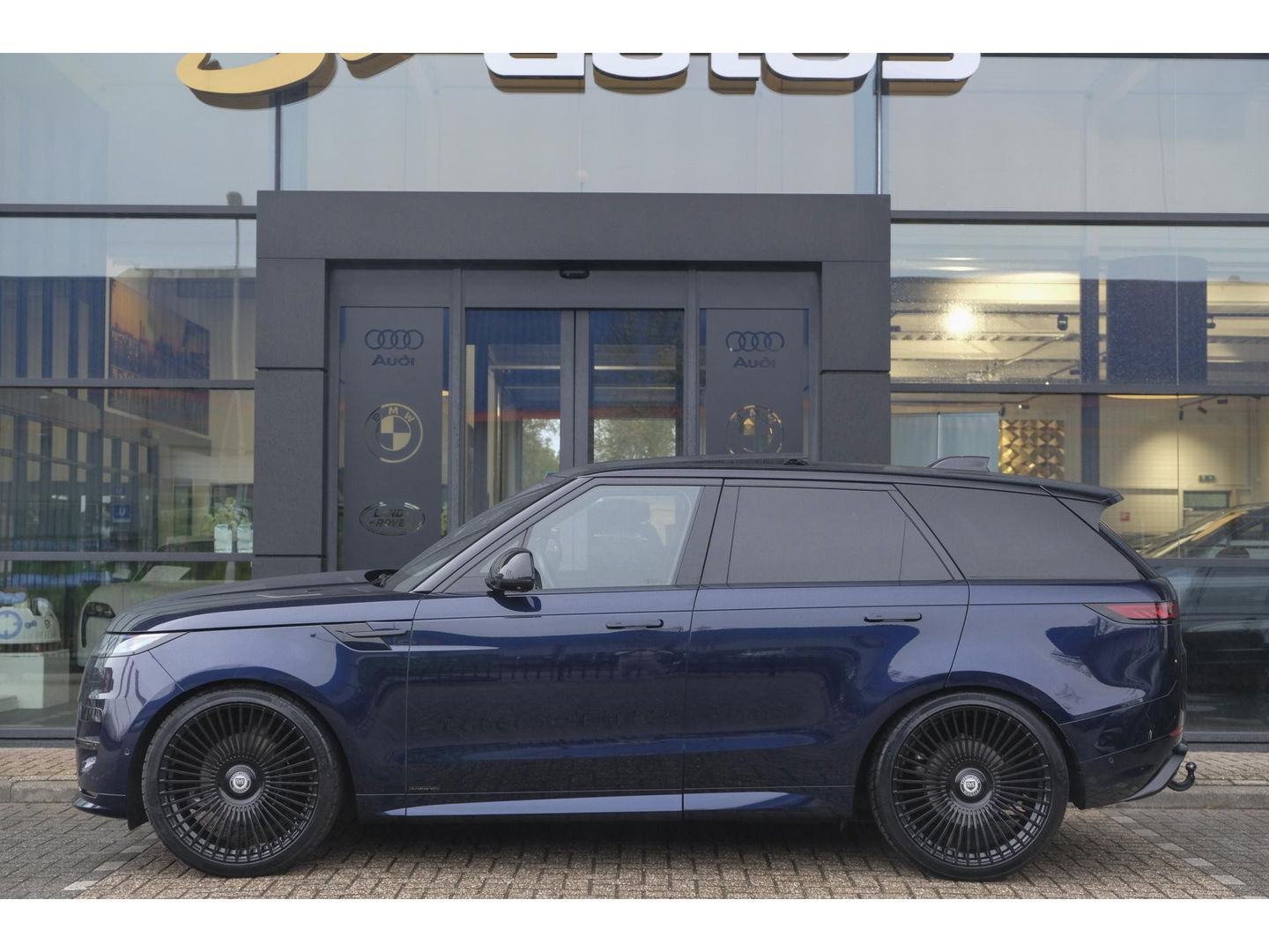 Land Rover Range Rover Sport D350 350pk Autobiography Panoramadak Massage Stoelkoeling Meridian 3d Trekhaak 24" LMV