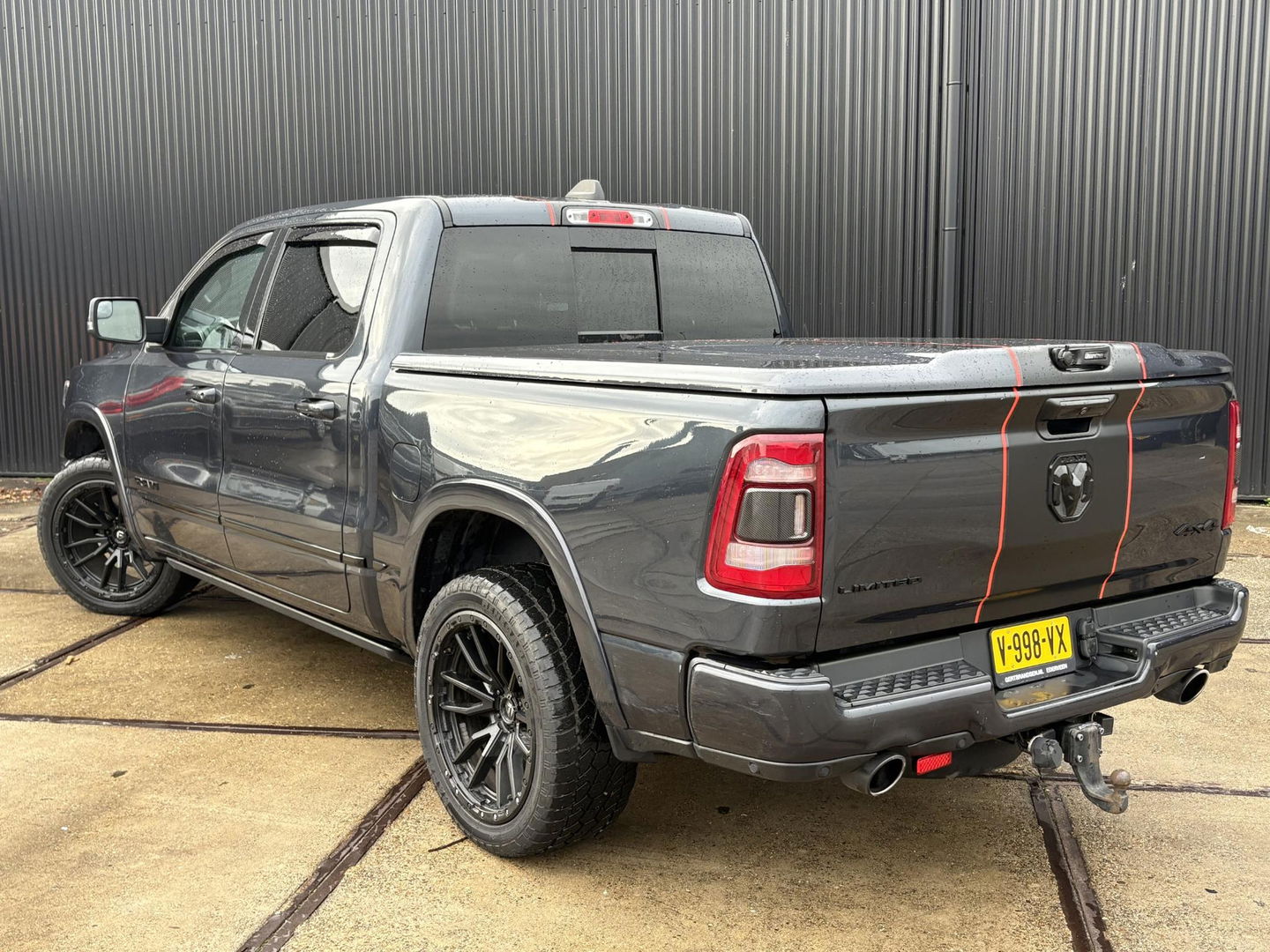 Dodge Ram Pick-Up 1500 5.7 V8 4x4 Crew Cab 5'7 Limited | Klep in Uitlaat | GROOT SCHERM | DIEP BLAUW | GEWELDIGE VOLLE UITVOERING