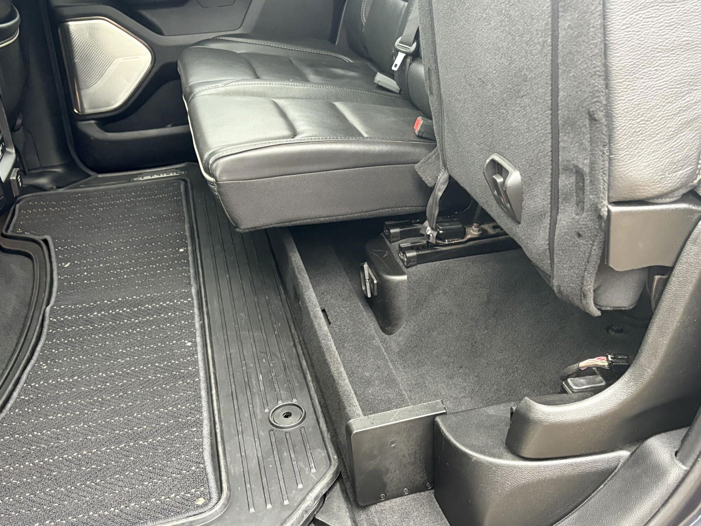 Dodge Ram Pick-Up 1500 5.7 V8 4x4 Crew Cab 5'7 Limited | Klep in Uitlaat | GROOT SCHERM | DIEP BLAUW | GEWELDIGE VOLLE UITVOERING