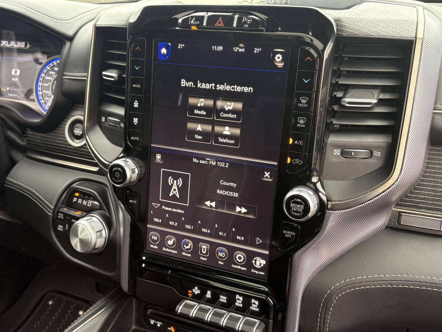 Dodge Ram Pick-Up 1500 5.7 V8 4x4 Crew Cab 5'7 Limited | Klep in Uitlaat | GROOT SCHERM | DIEP BLAUW | GEWELDIGE VOLLE UITVOERING