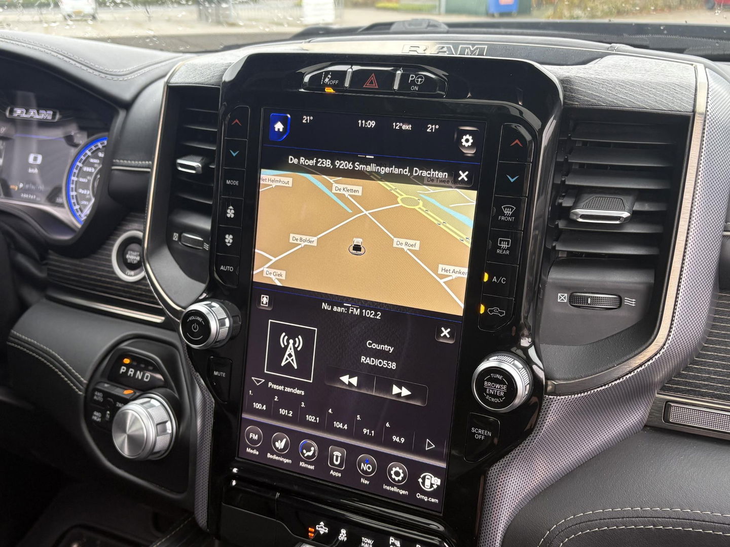 Dodge Ram Pick-Up 1500 5.7 V8 4x4 Crew Cab 5'7 Limited | Klep in Uitlaat | GROOT SCHERM | DIEP BLAUW | GEWELDIGE VOLLE UITVOERING