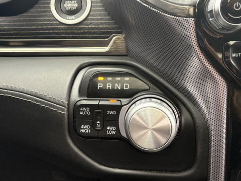 Dodge Ram Pick-Up 1500 5.7 V8 4x4 Crew Cab 5'7 Limited | Klep in Uitlaat | GROOT SCHERM | DIEP BLAUW | GEWELDIGE VOLLE UITVOERING