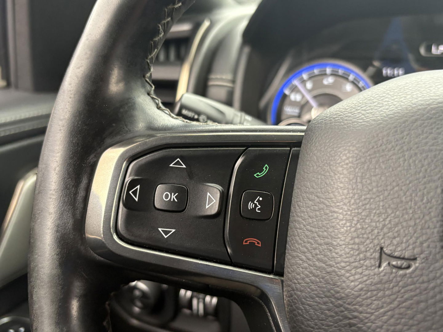 Dodge Ram Pick-Up 1500 5.7 V8 4x4 Crew Cab 5'7 Limited | Klep in Uitlaat | GROOT SCHERM | DIEP BLAUW | GEWELDIGE VOLLE UITVOERING