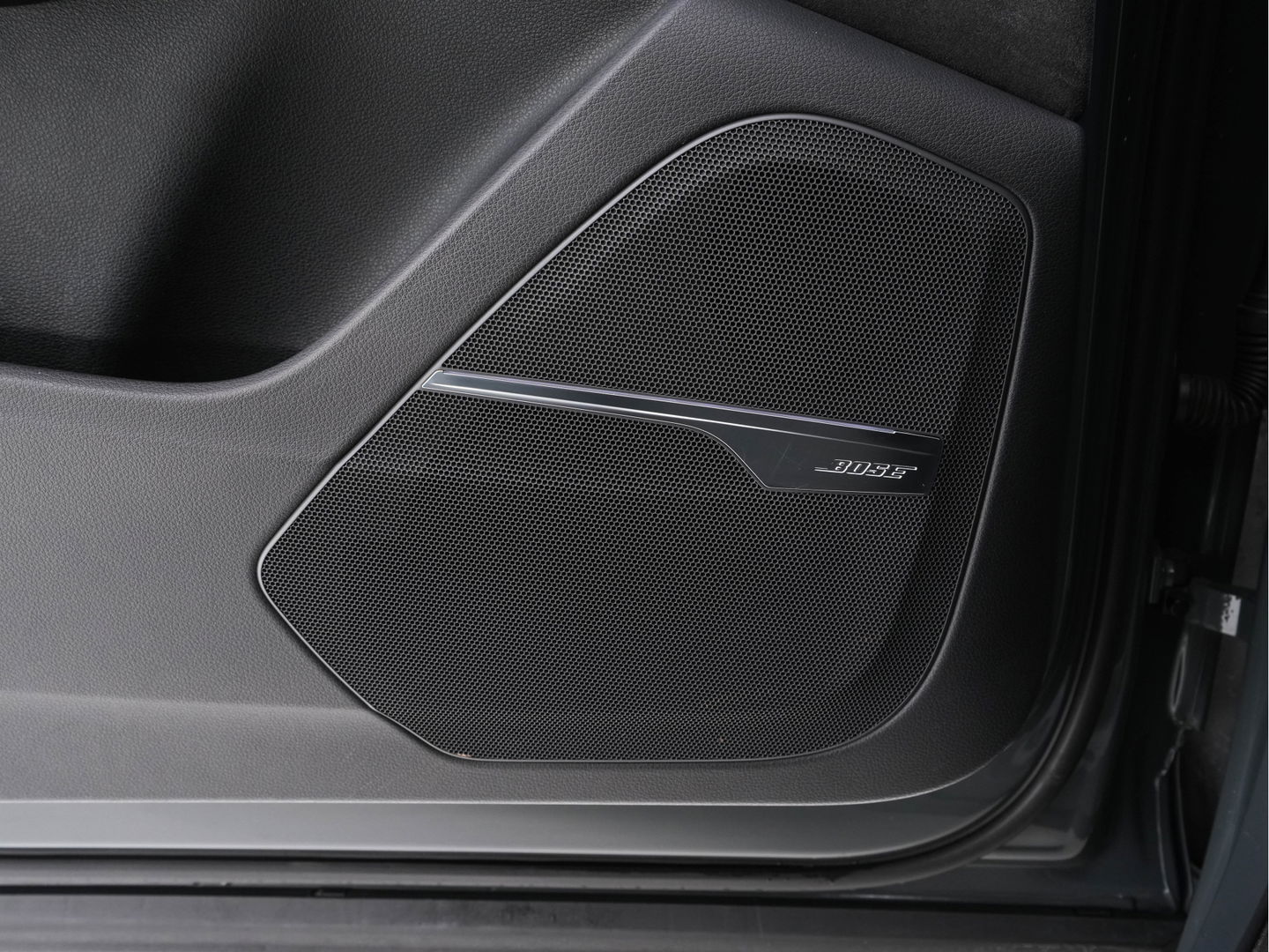 Audi SQ7 4.0 TDI Quattro Pro Line + Aut. *PANO | LUXURY-LEATHER | FULL-LED | DIGI-COCKPIT | BOSE-SOUND | KEYLESS | CAMERA | NAVI-FULLMAP | HEATED/VENTILATED-COMFORTSEATS | SHIFT-PADDLES | CARBON-INLAY | ECC | ADAPTIVE-CRUISE |