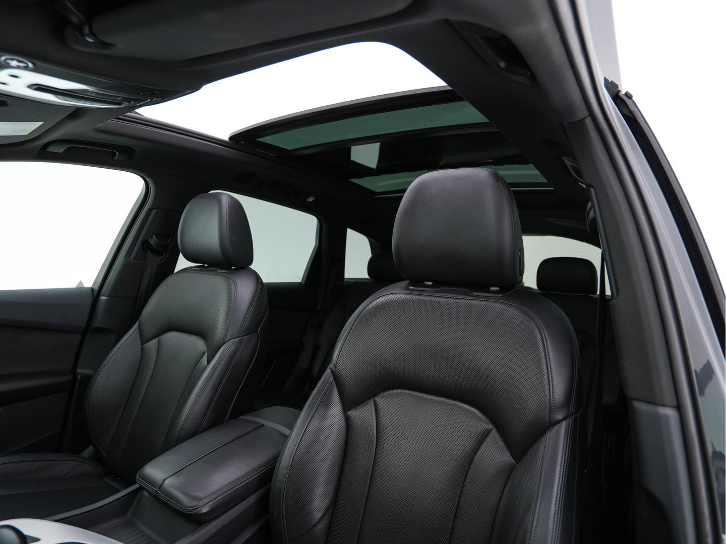 Audi SQ7 4.0 TDI Quattro Pro Line + Aut. *PANO | LUXURY-LEATHER | FULL-LED | DIGI-COCKPIT | BOSE-SOUND | KEYLESS | CAMERA | NAVI-FULLMAP | HEATED/VENTILATED-COMFORTSEATS | SHIFT-PADDLES | CARBON-INLAY | ECC | ADAPTIVE-CRUISE |