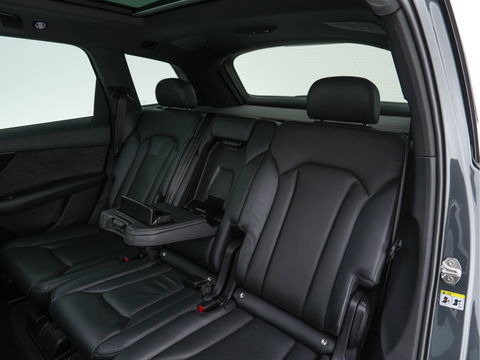 Audi SQ7 4.0 TDI Quattro Pro Line + Aut. *PANO | LUXURY-LEATHER | FULL-LED | DIGI-COCKPIT | BOSE-SOUND | KEYLESS | CAMERA | NAVI-FULLMAP | HEATED/VENTILATED-COMFORTSEATS | SHIFT-PADDLES | CARBON-INLAY | ECC | ADAPTIVE-CRUISE |