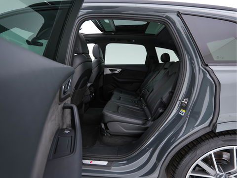 Audi SQ7 4.0 TDI Quattro Pro Line + Aut. *PANO | LUXURY-LEATHER | FULL-LED | DIGI-COCKPIT | BOSE-SOUND | KEYLESS | CAMERA | NAVI-FULLMAP | HEATED/VENTILATED-COMFORTSEATS | SHIFT-PADDLES | CARBON-INLAY | ECC | ADAPTIVE-CRUISE |