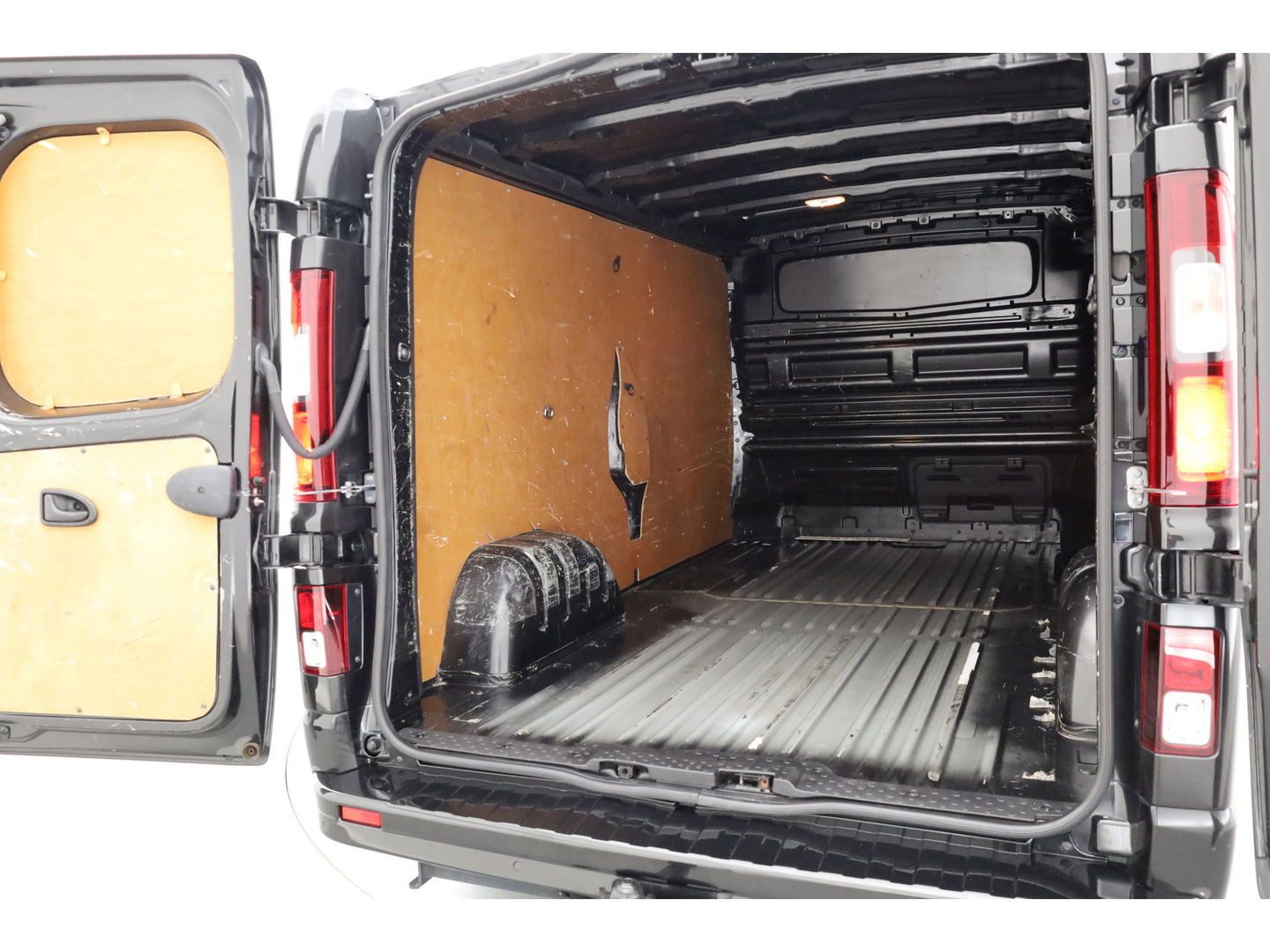 Renault Trafic 2.0 dCi 120pk L2H1 Business | Aut. Airco | Camera | Navi | Trekhaak