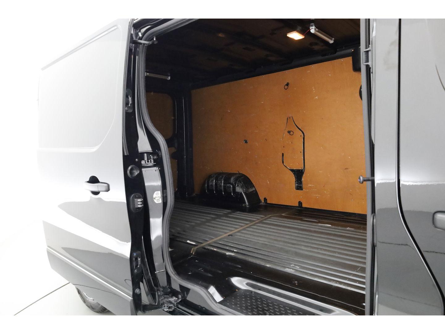 Renault Trafic 2.0 dCi 120pk L2H1 Business | Aut. Airco | Camera | Navi | Trekhaak