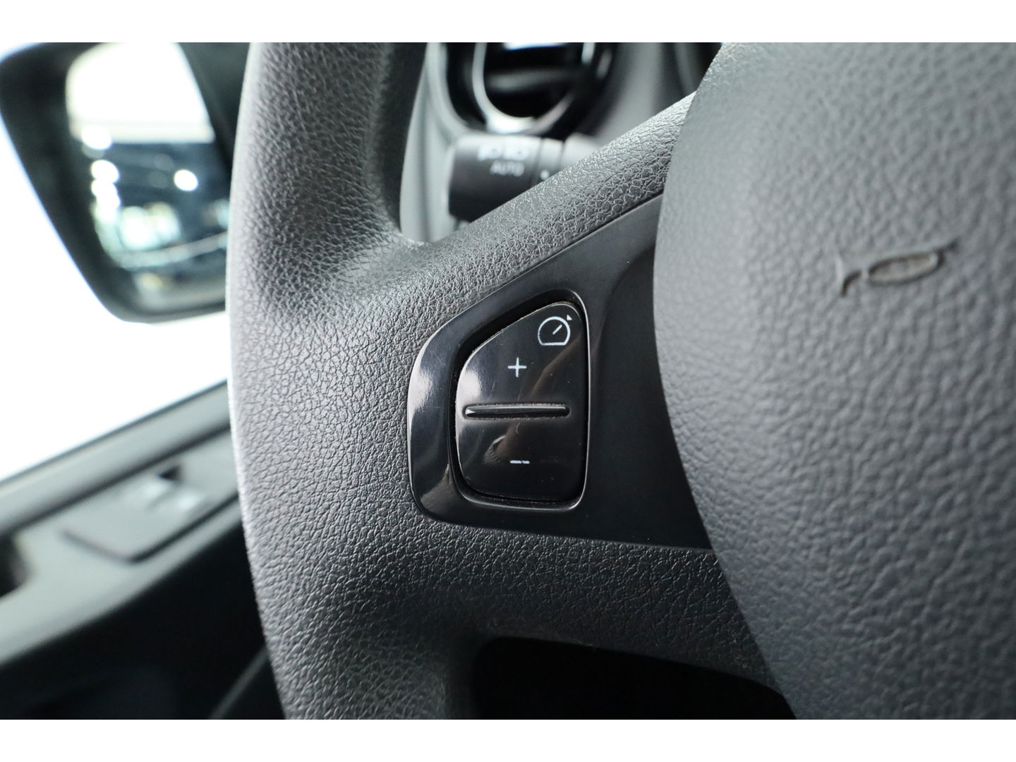 Renault Trafic 2.0 dCi 120pk L2H1 Business | Aut. Airco | Camera | Navi | Trekhaak