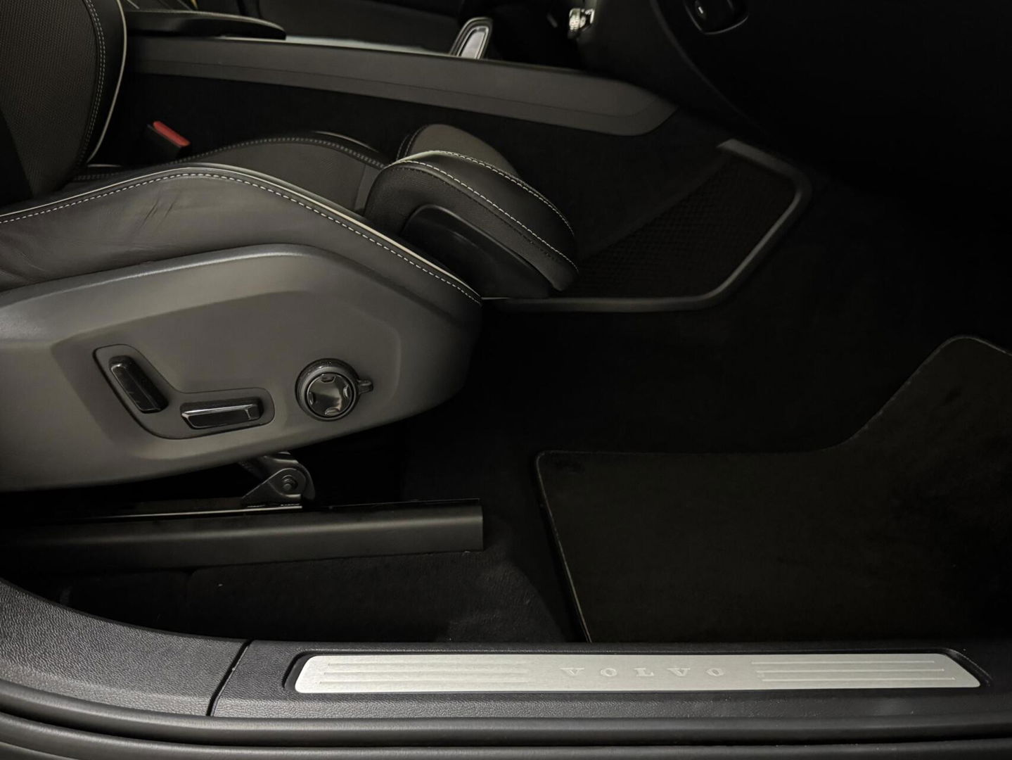 Volvo XC60 2.0 T8 AWD Polestar Engineered Pano H/K 360° Autopilot