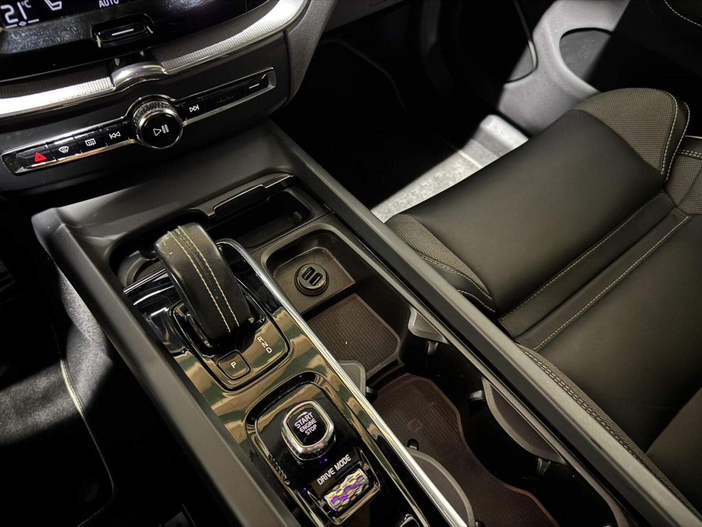 Volvo XC60 2.0 T8 AWD Polestar Engineered Pano H/K 360° Autopilot