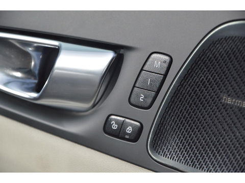 Volvo XC60 T6 Hybride AWD Inscription Long Range | Stuur + Stoel Verwarming | Camera | Panoramadak | Harman Kardon |