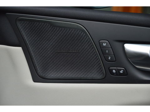 Volvo XC60 T6 Hybride AWD Inscription Long Range | Stuur + Stoel Verwarming | Camera | Panoramadak | Harman Kardon |