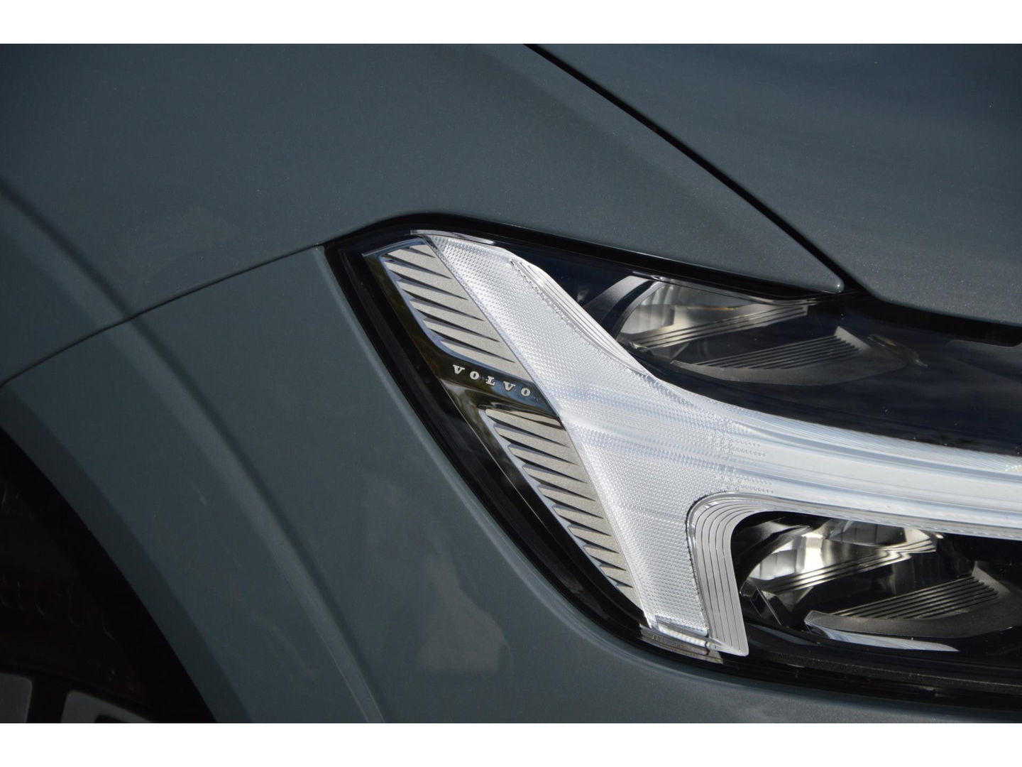 Volvo XC60 T6 Hybride AWD Inscription Long Range | Stuur + Stoel Verwarming | Camera | Panoramadak | Harman Kardon |