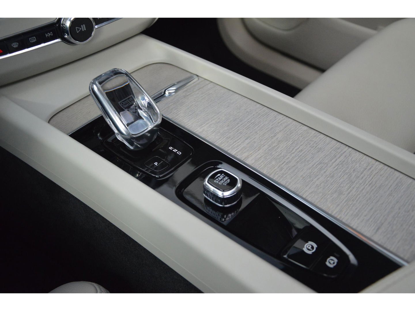 Volvo XC60 T6 Hybride AWD Inscription Long Range | Stuur + Stoel Verwarming | Camera | Panoramadak | Harman Kardon |